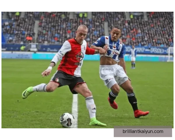 英超莱斯特城对切尔西的比赛表现值得关注，双方状态逐渐回暖。