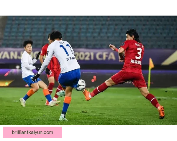 霍伊别尔比赛阅读能力持续提升，中场组织表现稳健